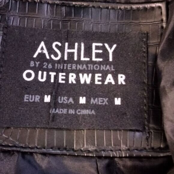 "Ashley outerwear" jacket 🧥  - Picture 6 of 7